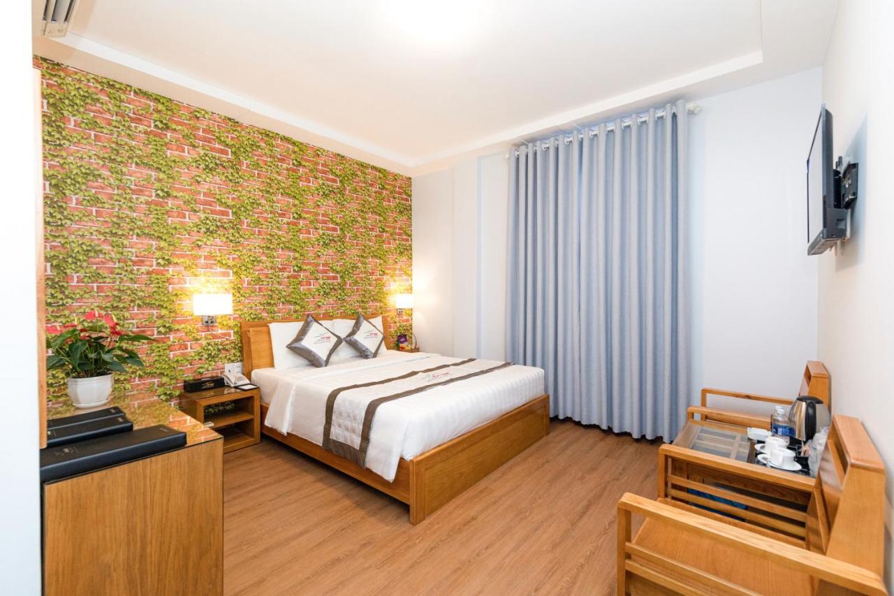 Reddoorz Yen Nam Hoang Van Thu Khách sạn 3*