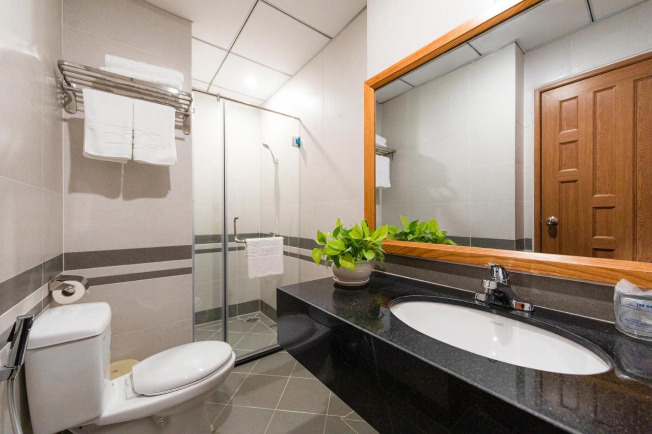Reddoorz Yen Nam Hoang Van Thu Khách sạn TP. Hồ Chí Minh